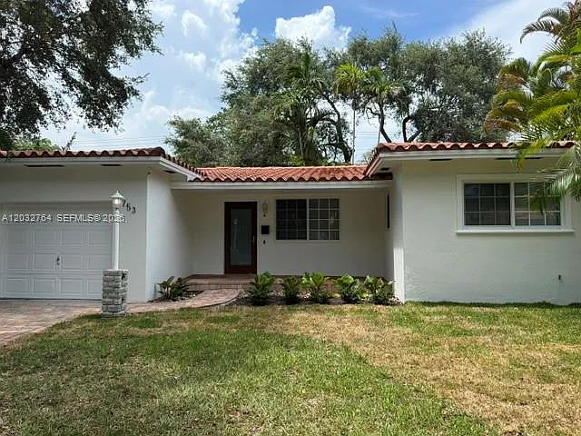 2 bed, 2.0 bath, 1291 sqft, $5,500 — Photo 2