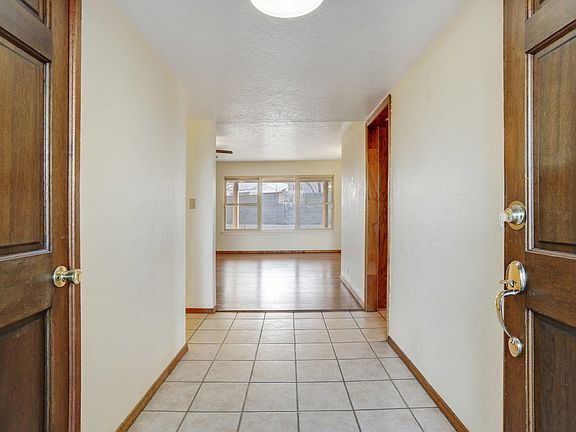 4-Entry Foyer