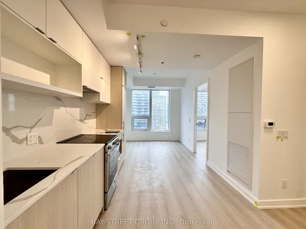 100 Queen St E, Toronto, ON