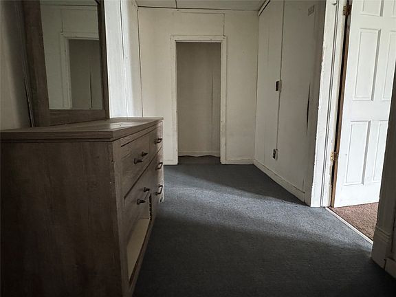 5th image of 99 Robinson St