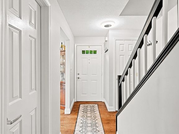 3rd image of 4902 Heatherwood Ln Unit 4902