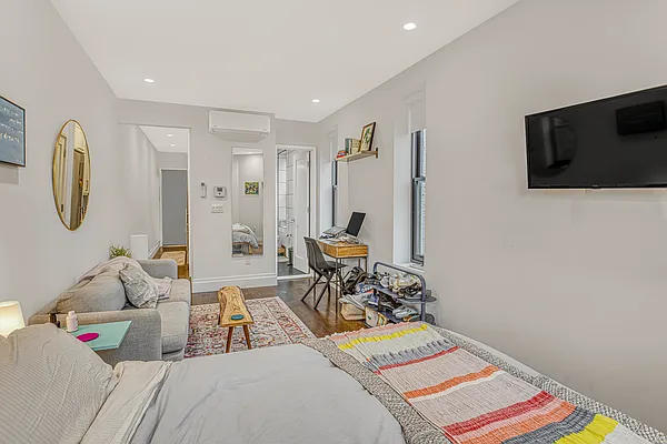 Rented by NMRE | media 15