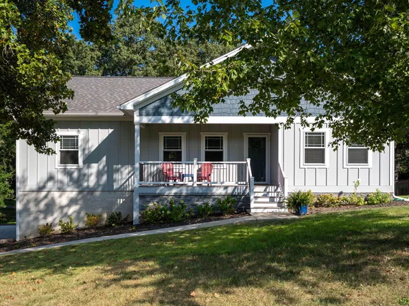 9146 Woodoak Rd, Soddy Daisy, TN 37379