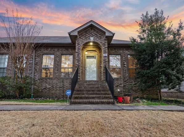 59 Reservoir Heights Dr, Little Rock, AR 72227