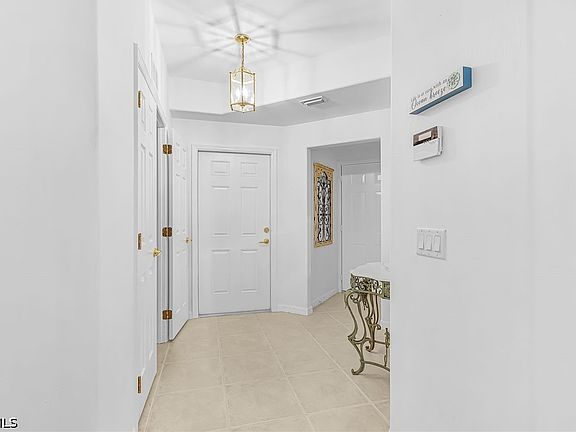 5th image of 11003 Mill Creek Way APT 1703
