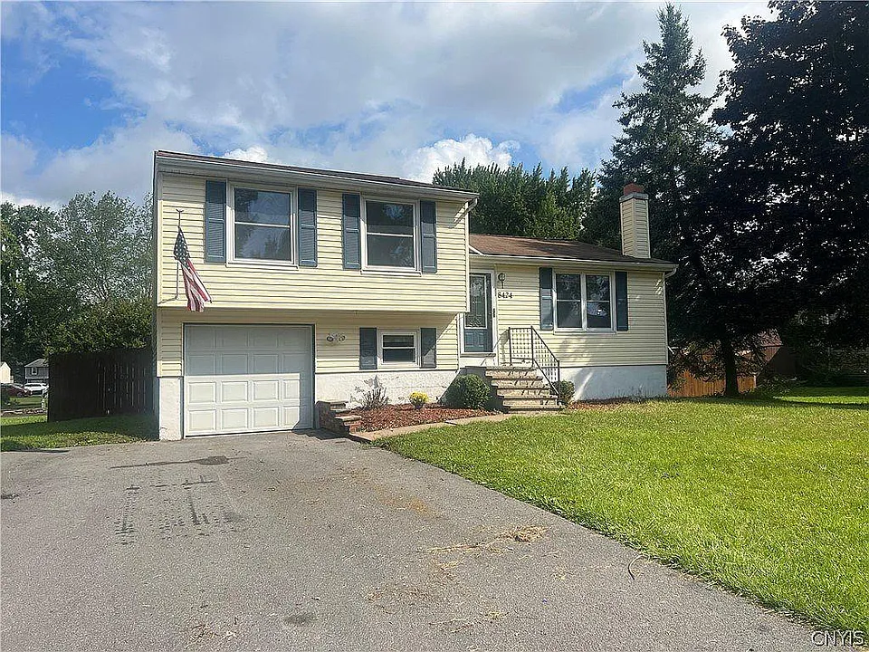 8424 Falcon Dr