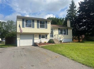 8424 Falcon Dr, Liverpool, NY 13090