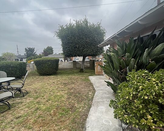 3rd image of 606 W Galavan St