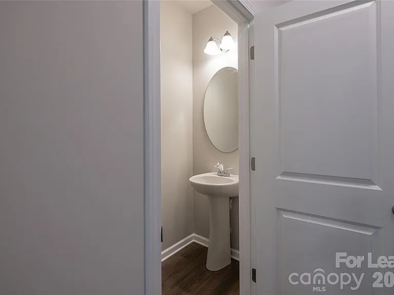1419 Amhurst St — Photo 43