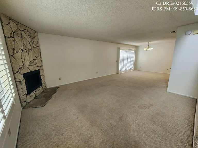 124 E Colorado Blvd #A — Photo 4