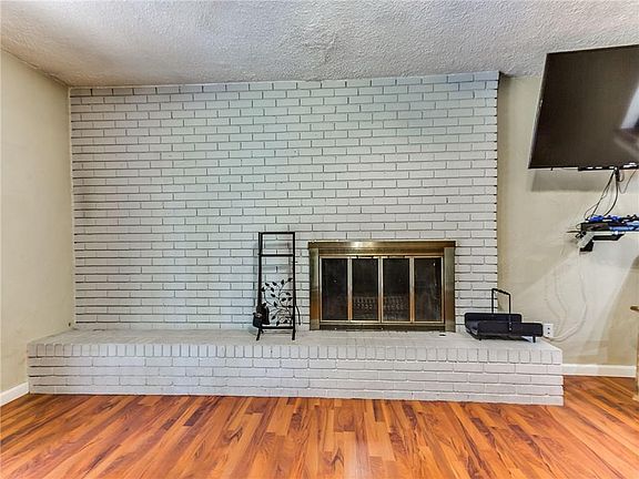 4th image of 2801 N Redmond Ave