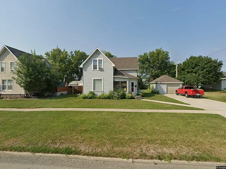 260 W 4th St — Photo 1