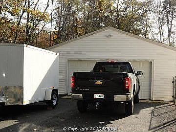 3rd image of 24 Hickory Ln