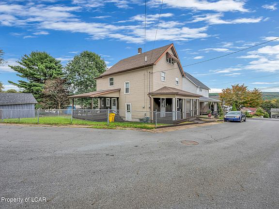 3rd image of 216 Lawrence St