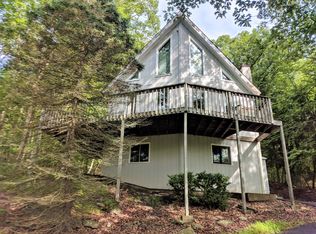 323 Saunders Dr, Bushkill, PA 18324
