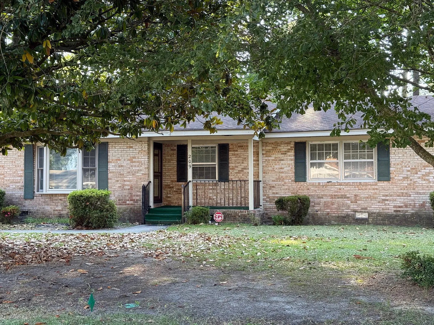 209 Allendale Dr — Photo 3