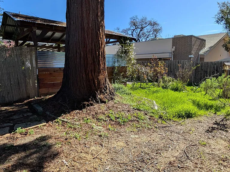 405 N Cloverdale Blvd #B — Photo 11