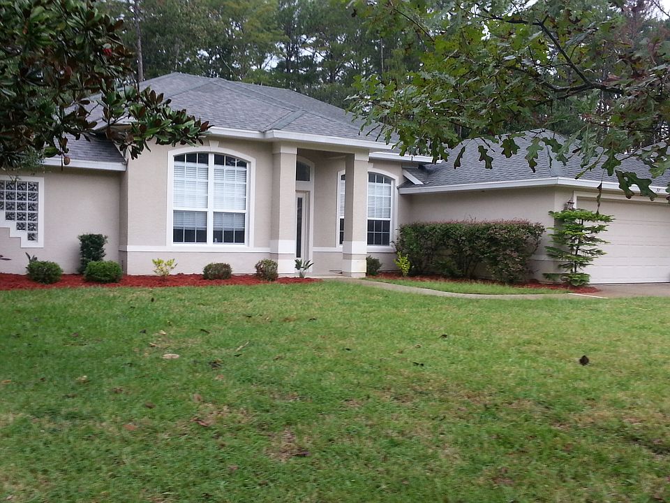 large yard in both front and back