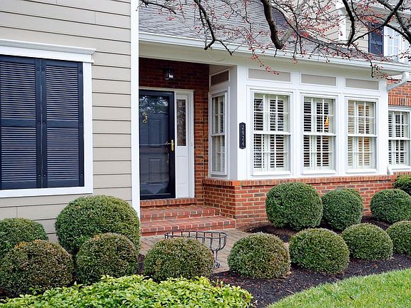2nd image of 2924 Eastbrook Ct