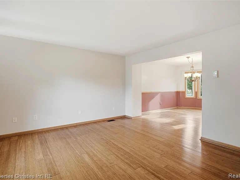 6474 Bedview Dr — Photo 7