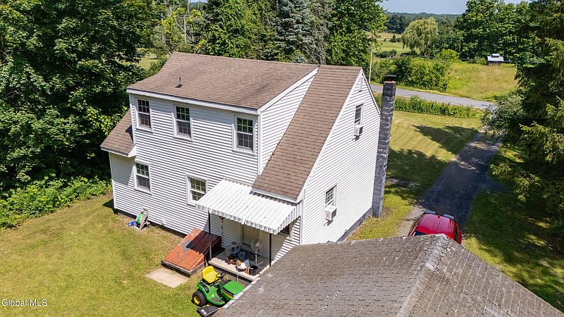 4th image of 1821 W Glenville Road