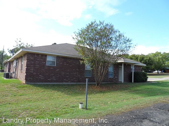2nd image of 305 Pecan St APT B
