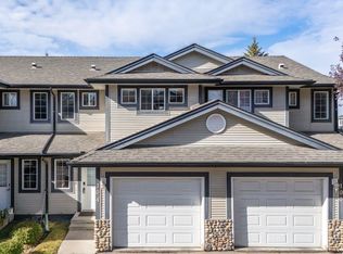 104 Stonemere Pl, Chestermere, AB T1X1N1