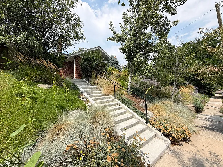 631 Jackson St — Photo 37