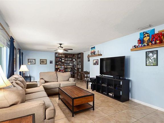 4th image of 26553 SW 4TH ROAD
