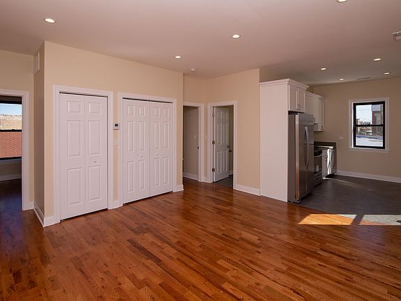 5th image of 4001 W Armitage Ave #A