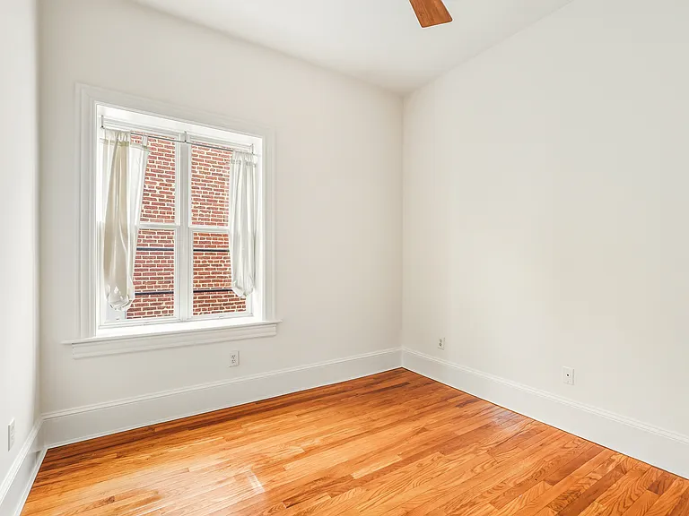 1807 California St NW #305 — Photo 21