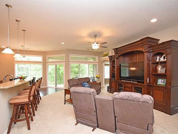 2nd image of 3220 Fontaine Ct