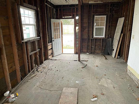 4th image of 1711 W Carlisle Ave