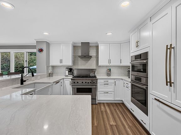 5th image of 42 Mountain View Rd