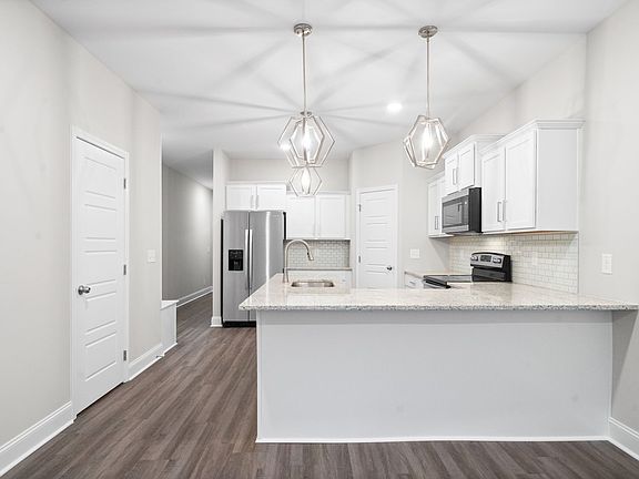 5th image of 205 Drayton Dr Unit A