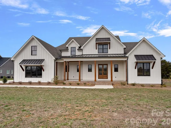 111 Monbo Meadows Ln, Statesville, NC 28677