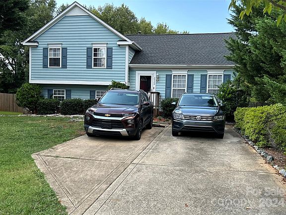 2nd image of 2928 Hosta Dr