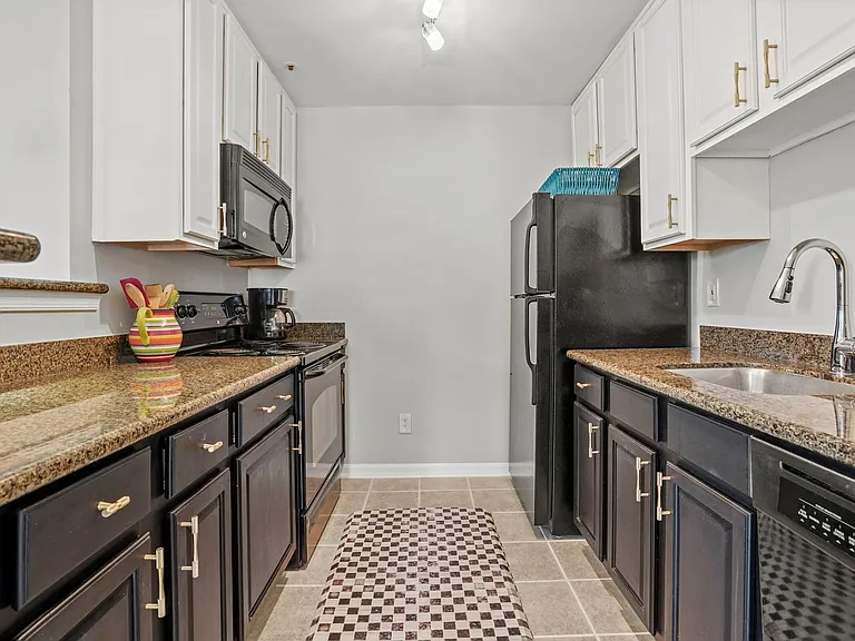 3178 Summit Square Dr #D2 — Photo 8
