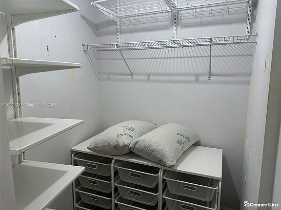 5th image of 1528 Brickell Ave APT 105