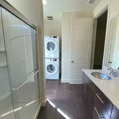 2 bed, 2.0 bath, 1300 sqft, $2,495 — Photo 4