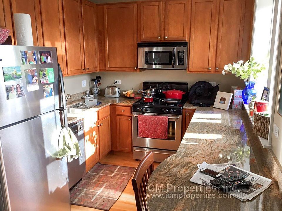 1st image of 4867 N Hermitage Ave #3T