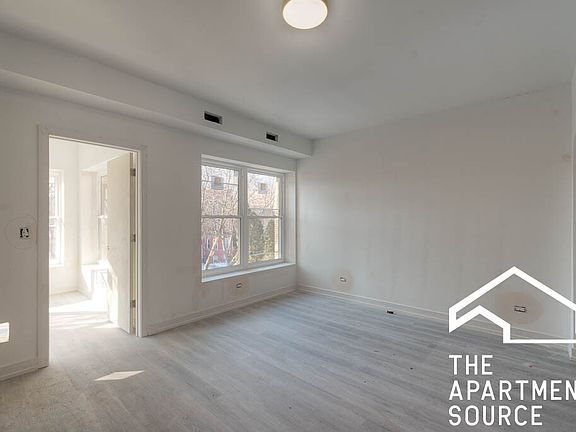 5th image of 4939 N Saint Louis Ave #2S