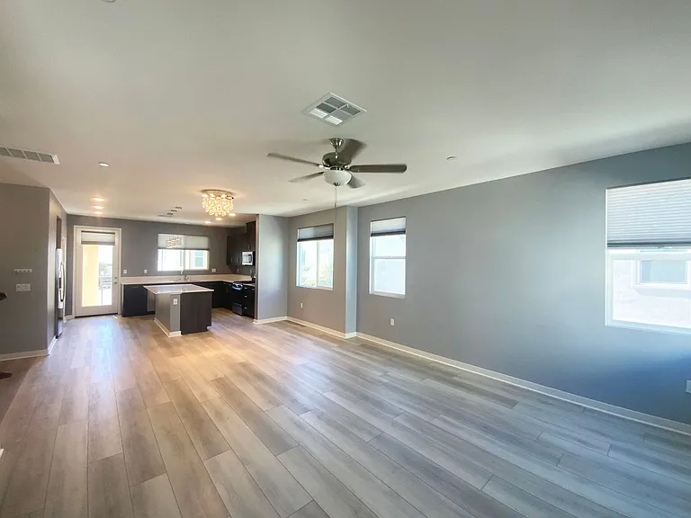 5460 Shorefront Dr #135 — Photo 8