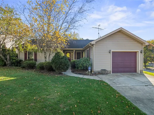 97 Emerson Ave, Wheatland, PA 16161