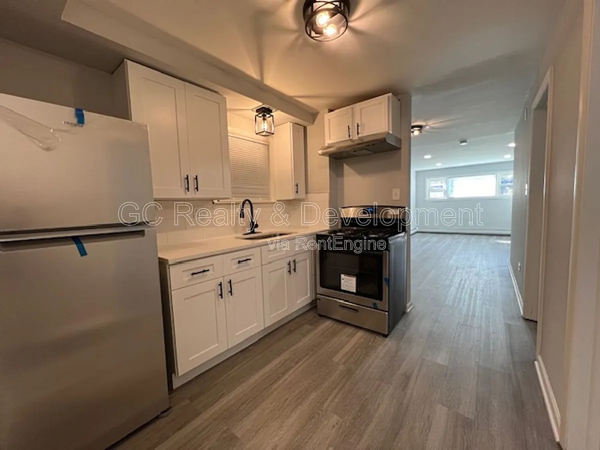 Building Photo - 1233 Kenilworth Ave #1