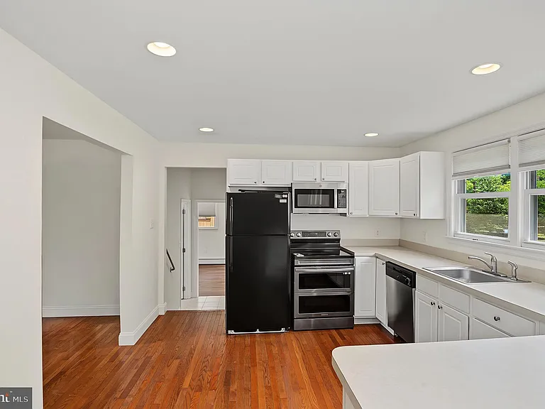 2315 English Creek Ave — Photo 13