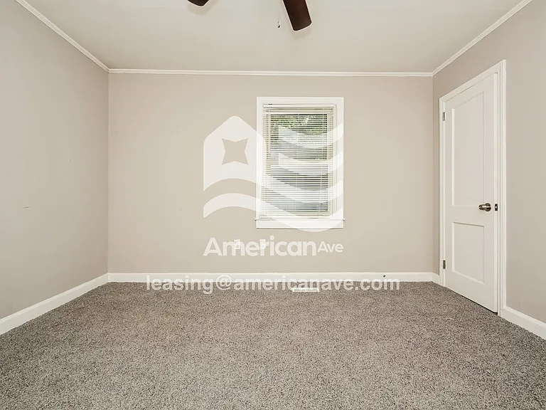1511875_008_wm_-_main_bedroom_12911943.jpg
