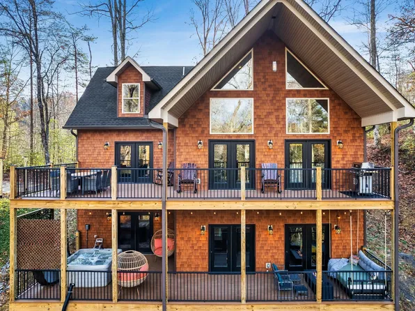 1313 Harmony Way, Sevierville, TN 37876