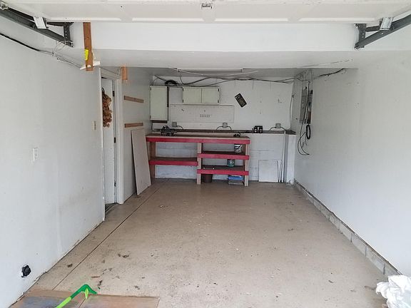 3rd image of 508 Daisy Ct