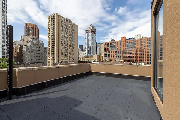 Rented by Compass | media 10